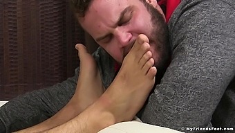 Erotica Licking Feet - Lick - Erotic home video of a guy with glasses licking feet of his friend -  Yes Porn