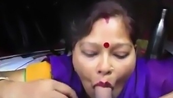 Blowjob Cum In Mouth Indian - Cum-in-mouth - Desi aunty giving blowjob and deepthroat drank cum - Yes Porn
